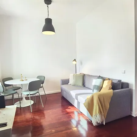 Castle View, Two Bedroom アパート *