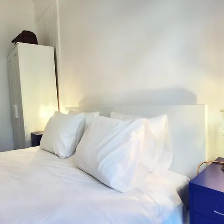 Castle View, Two Bedroom アパート
