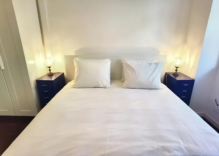 Castle View, Two Bedroom Daire *