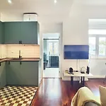 Castle View, Two Bedroom Apartment *